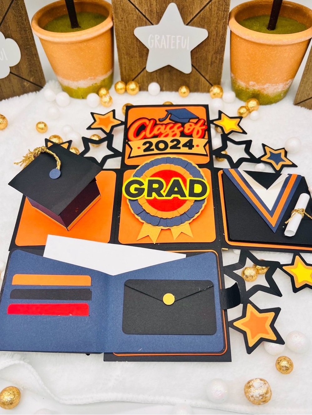 Graduation Exploiding/ Pop-up Box - Picture 6 of 12